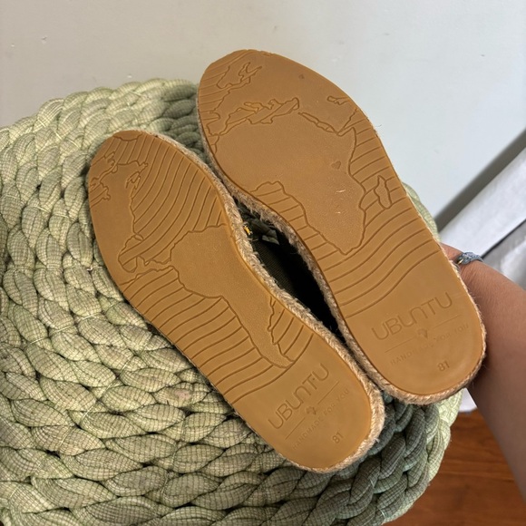 Ubuntu Classic Safari Green Canvas Slip On Handmade Flat Espadrilles NWOB - Picture 11 of 11